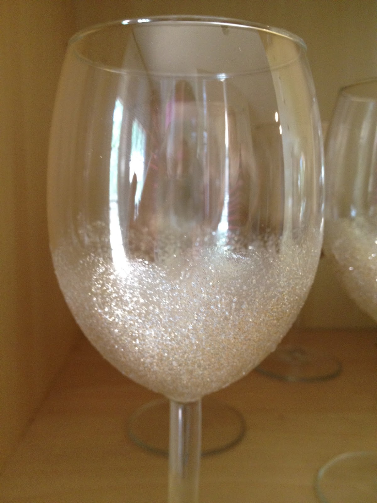 The Happy Homebodies DIY Glitter Glassware